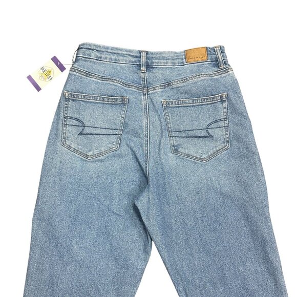 AEO Curvy Mom Jeans Womens 10 Regular Lt Wash Classic Minimal Preppy Normcore - Picture 14 of 16